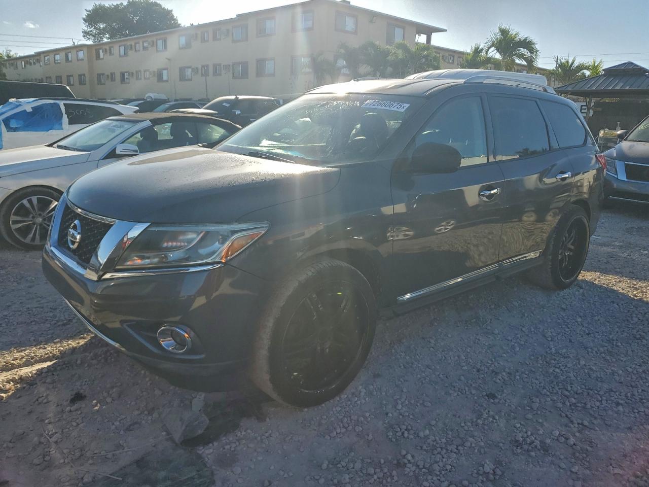 Nissan Pathfinder S Image 1