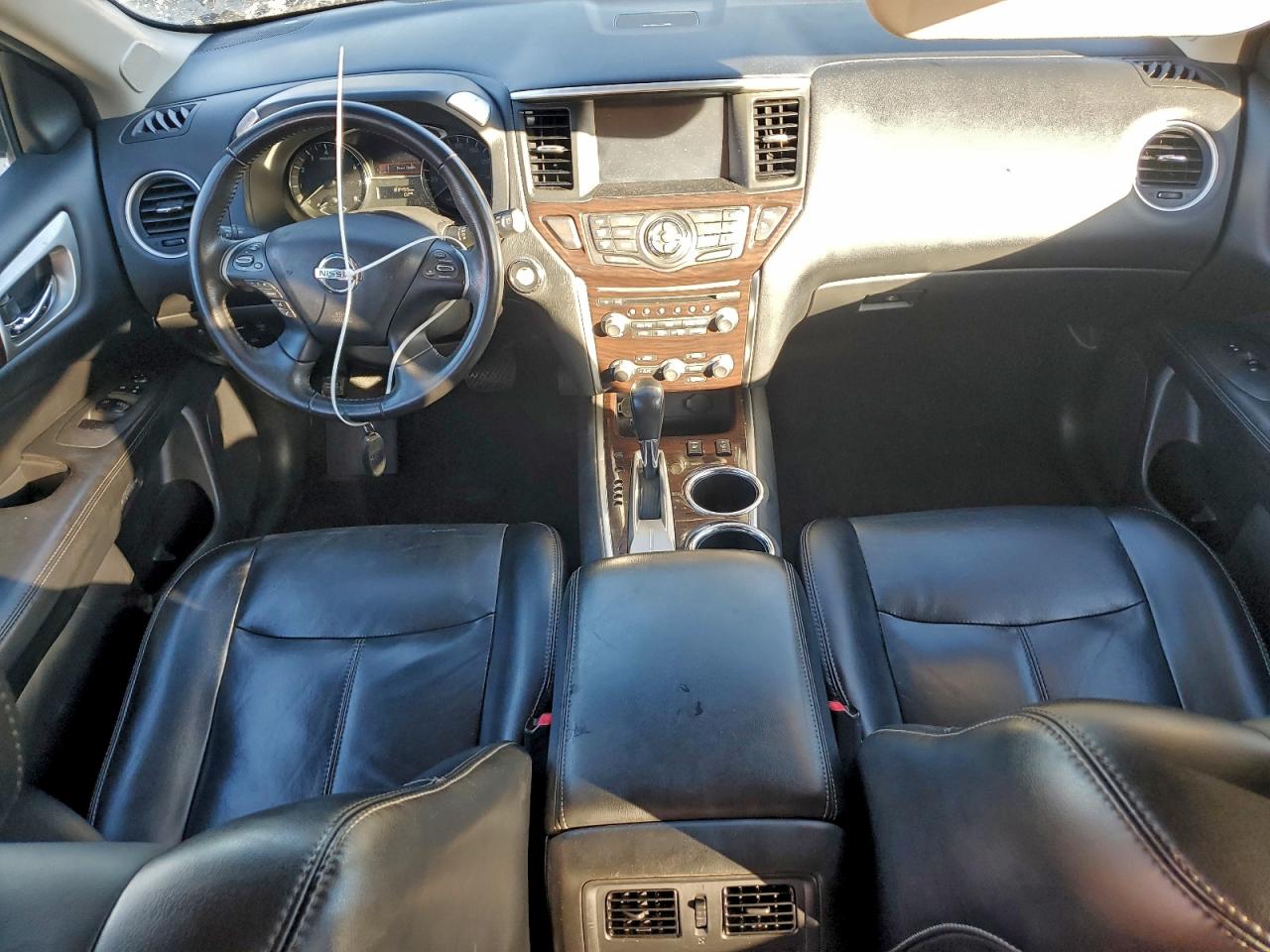 Nissan Pathfinder S Image 6