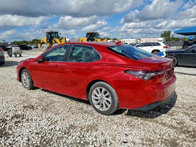 Toyota Camry Le Image 7