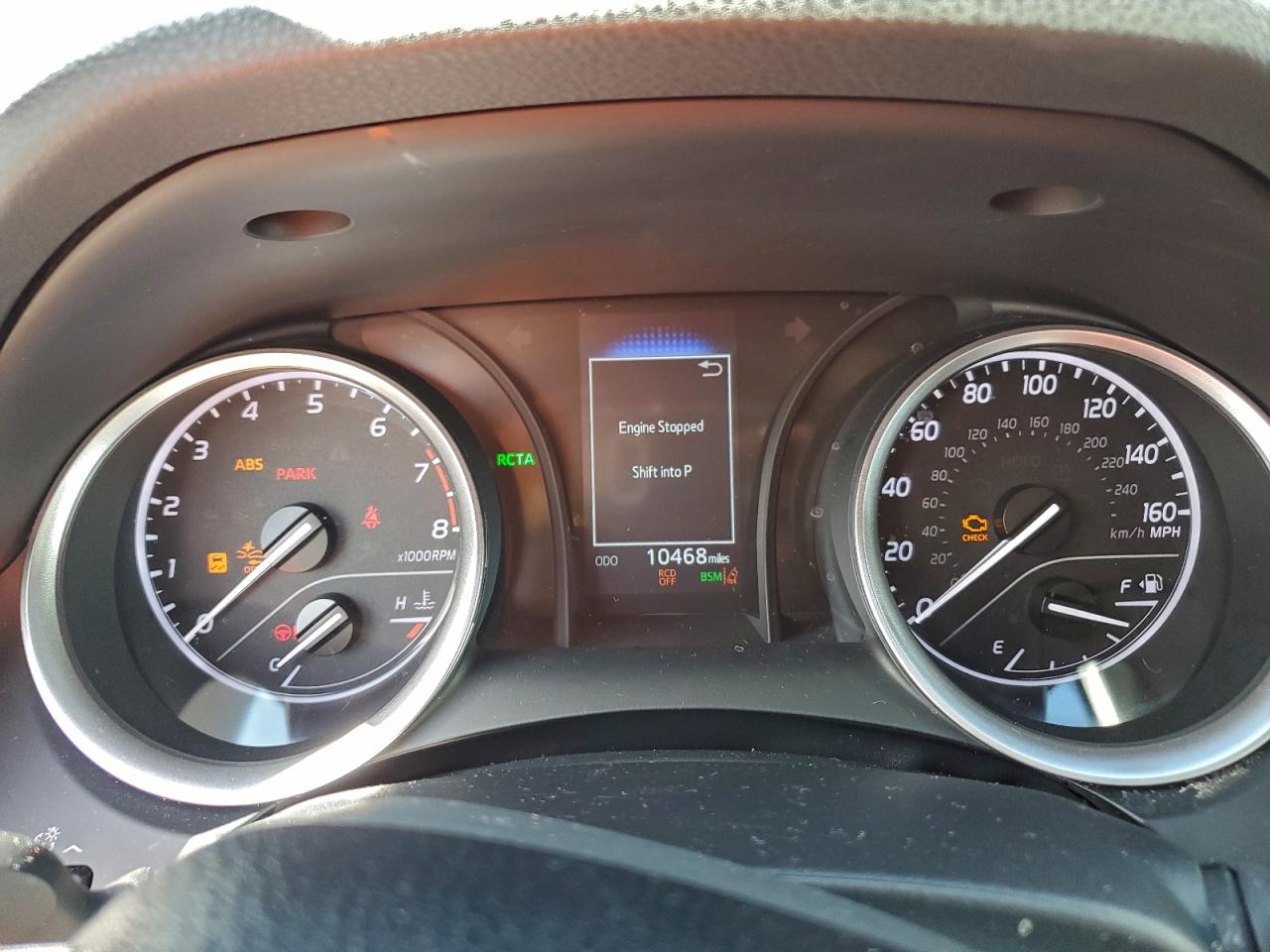 Toyota Camry Le Image 12