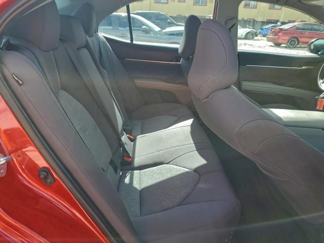 Toyota Camry Le Image 8