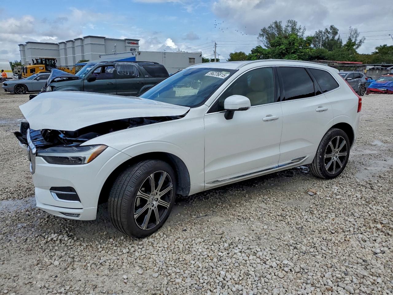Volvo XC60 T5 Inscription Image 1