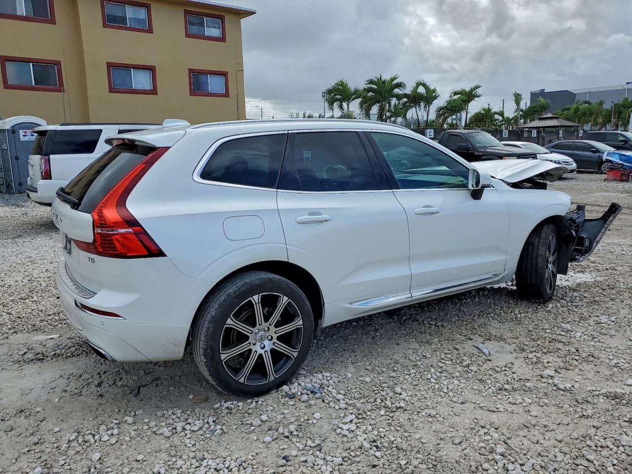 Volvo XC60 T5 Inscription Image 11
