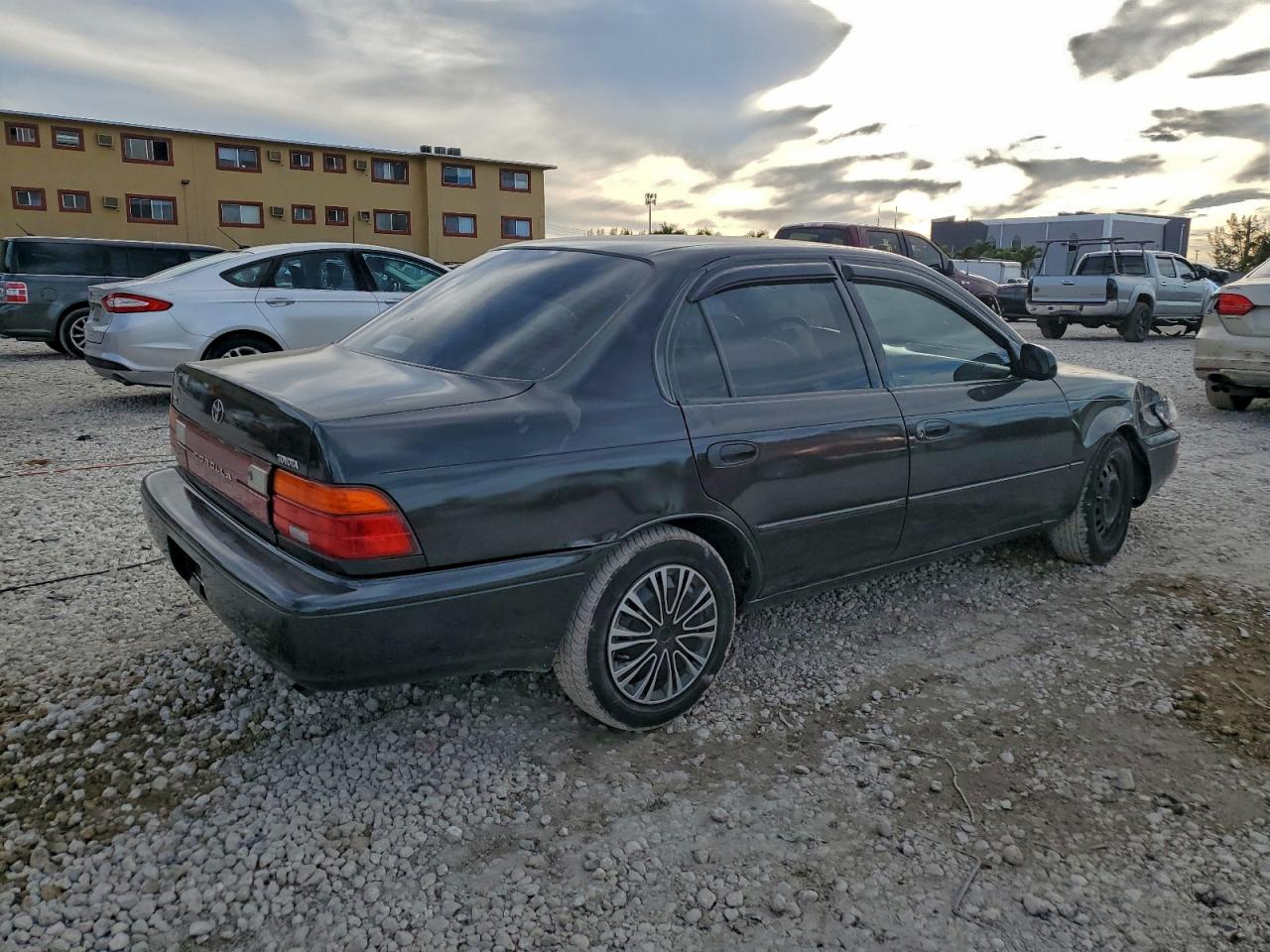 Toyota Corolla Le Image 3