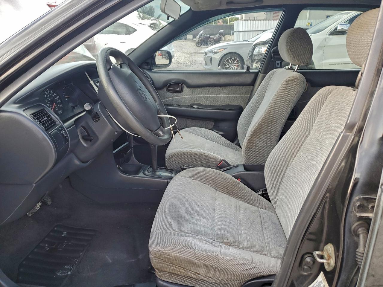 Toyota Corolla Le Image 2