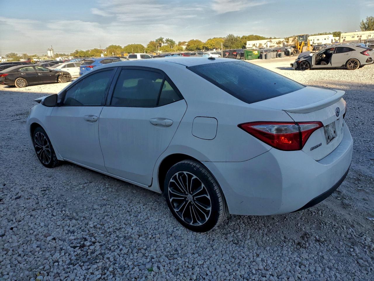 Toyota Corolla L Image 6