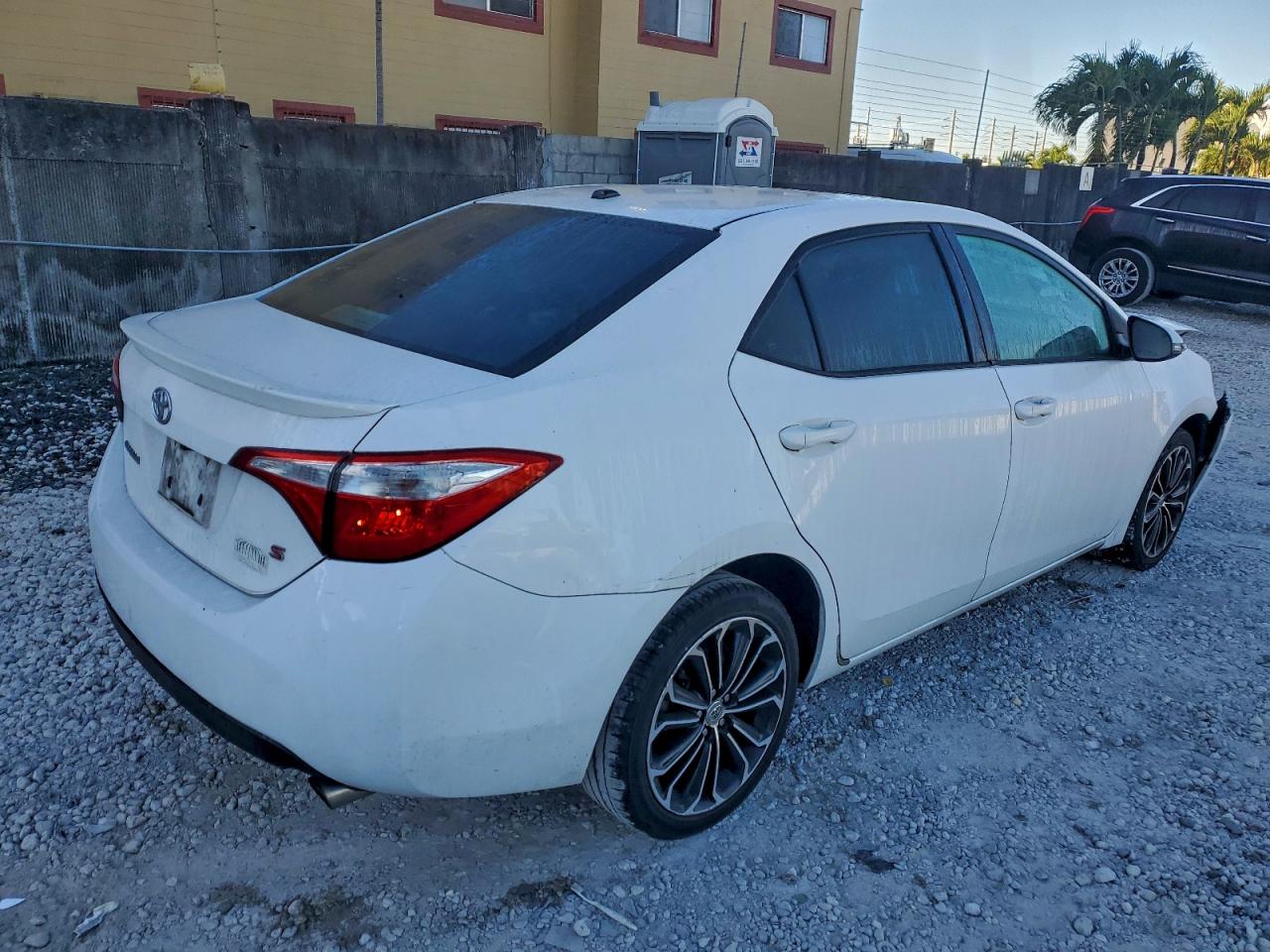 Toyota Corolla L Image 3