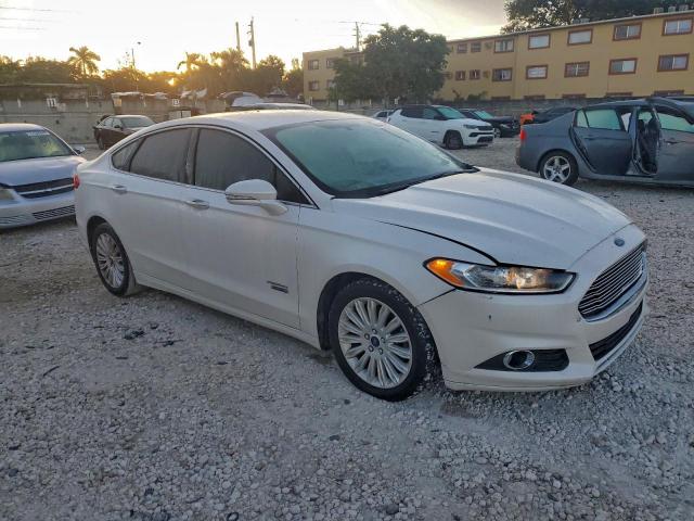 Ford Fusion Se Phev Image 11