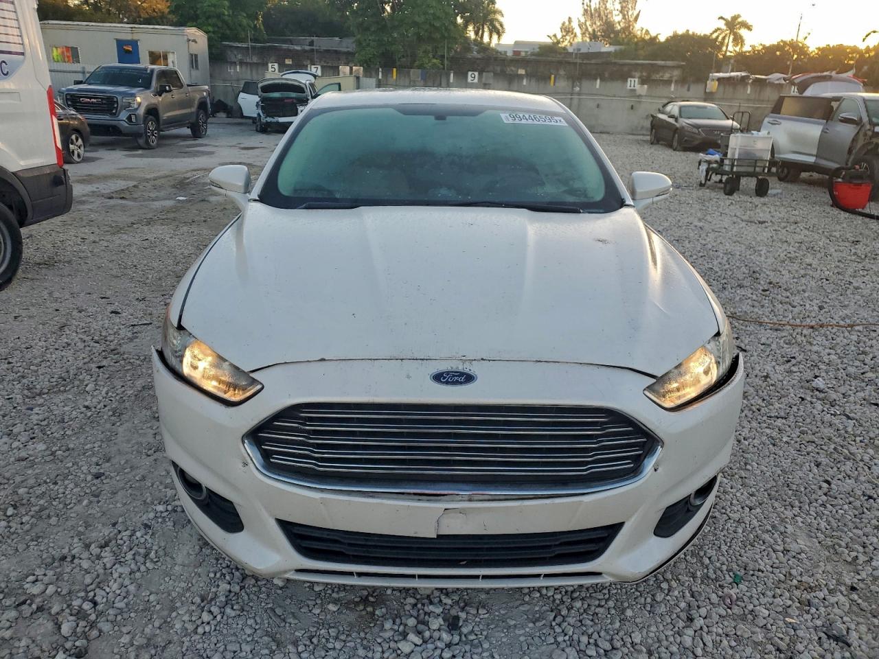 Ford Fusion Se Phev Image 9