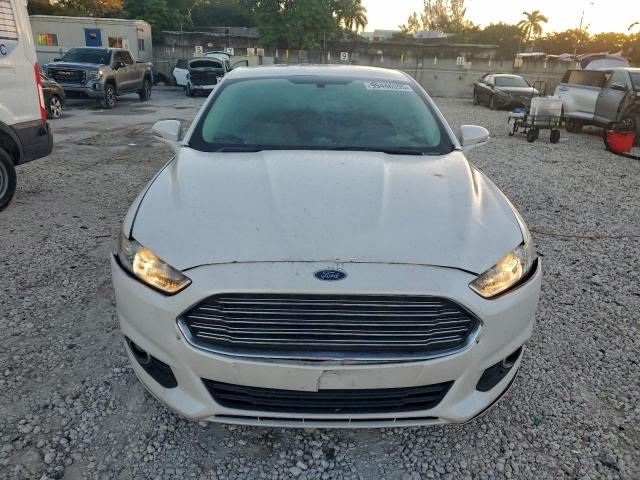 Ford Fusion Se Phev Image 9