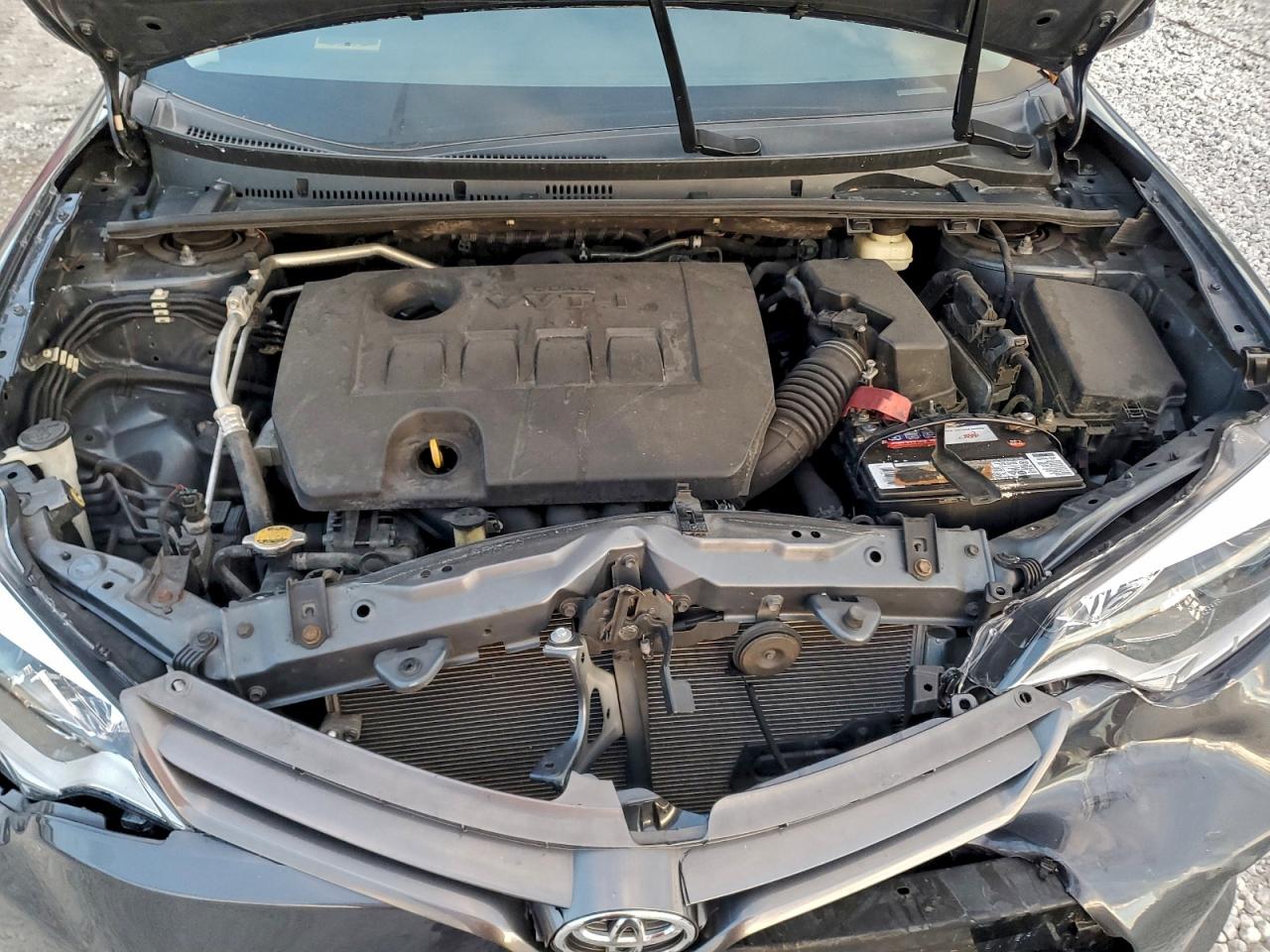 Toyota Corolla L Image 8