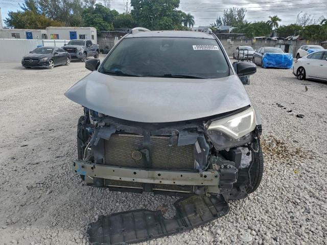 Toyota RAV4 Le Image 6