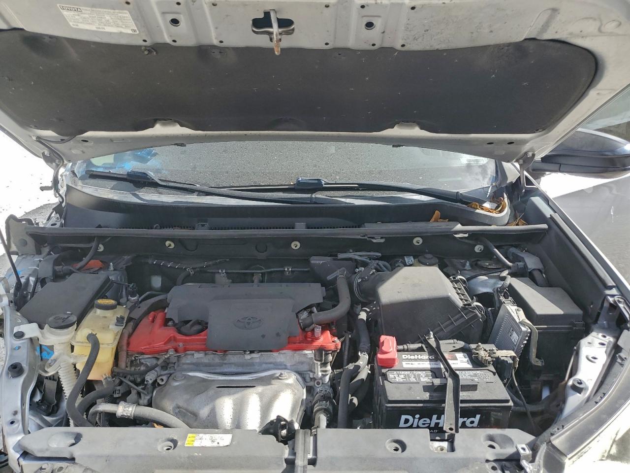 Toyota RAV4 Le Image 10