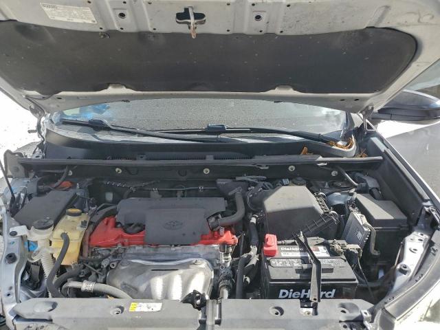 Toyota RAV4 Le Image 10