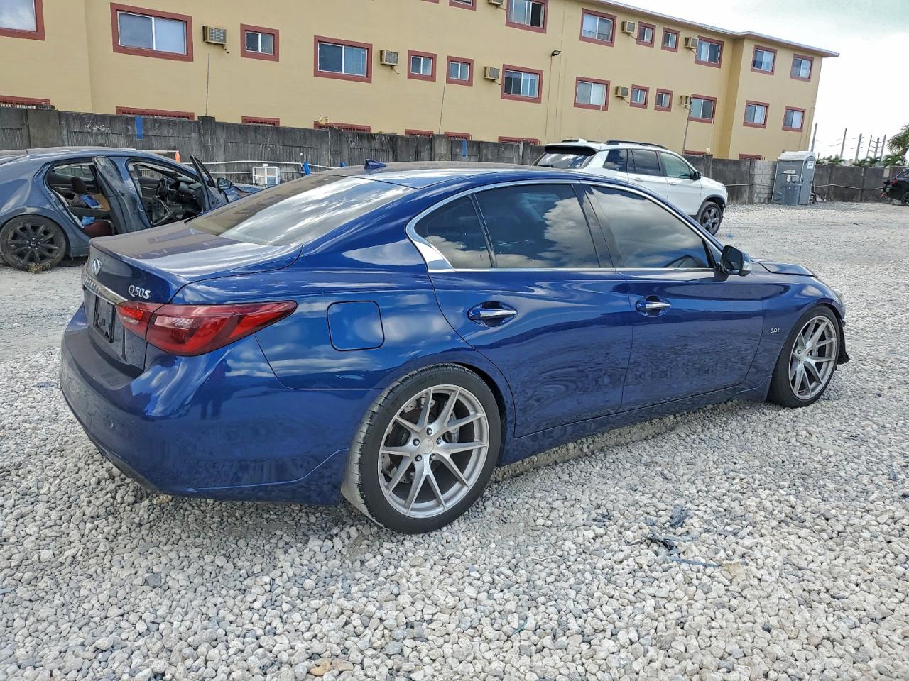 INFINITI Q50 Luxe Image 6